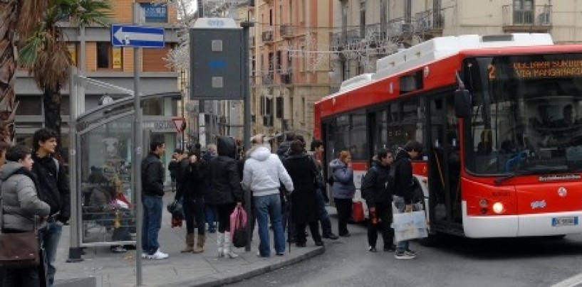 Università: trasporti pubblici gratis in Campania, la gioia degli studenti sul web