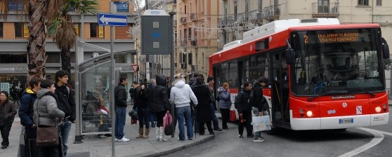 Università: trasporti pubblici gratis in Campania, la gioia degli studenti sul web
