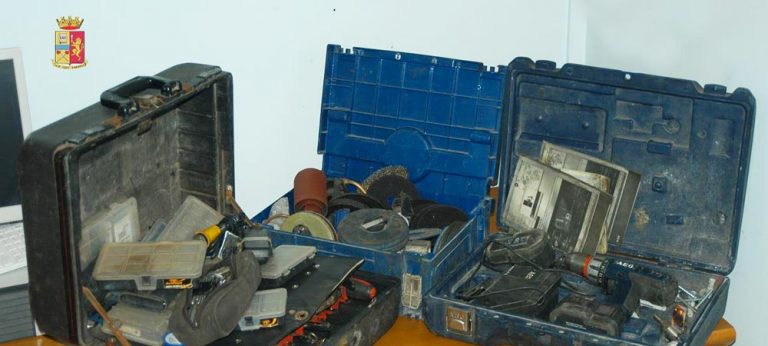 Tenta di forzare furgone in sosta ad Avellino, denunciato 36enne napoletano