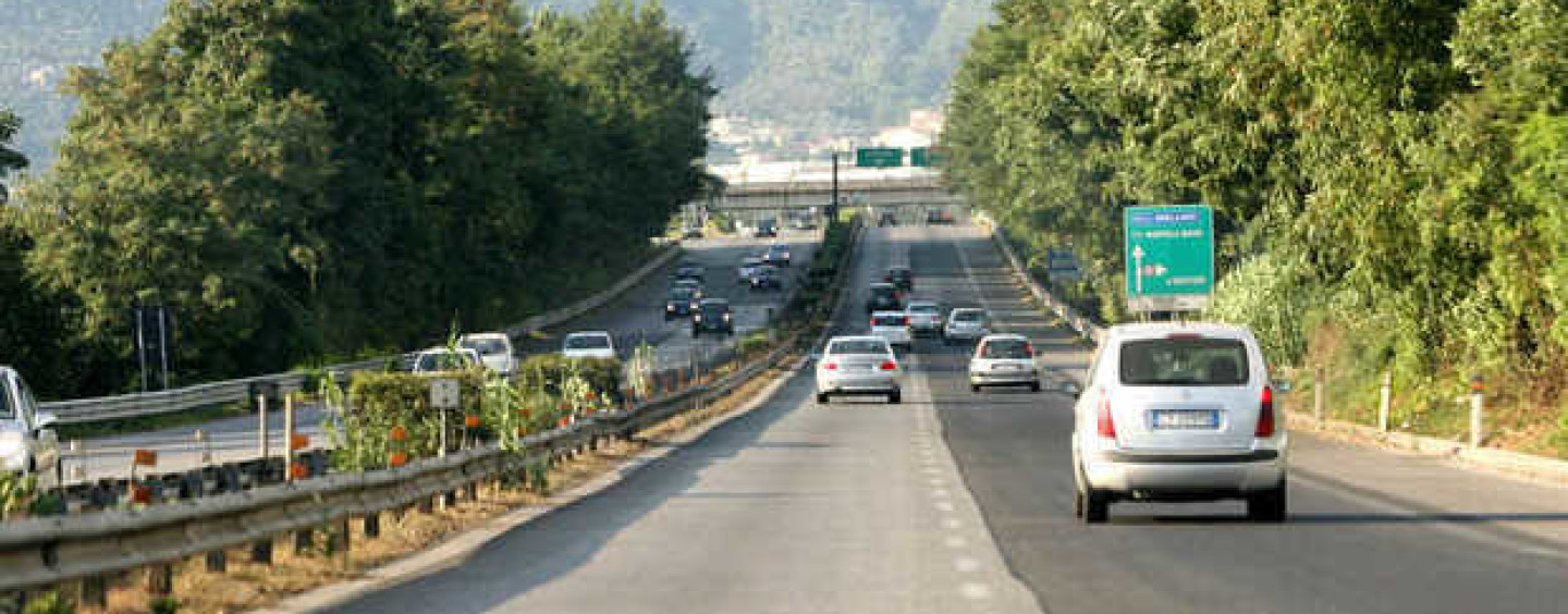 Incidente stradale sul raccordo Avellino-Salerno: traffico bloccato in direzione nord