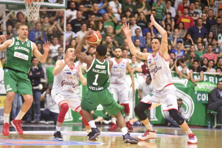FOTO/ Basket playoff, rivivi tutte le emozioni di Avellino-Reggio Emilia