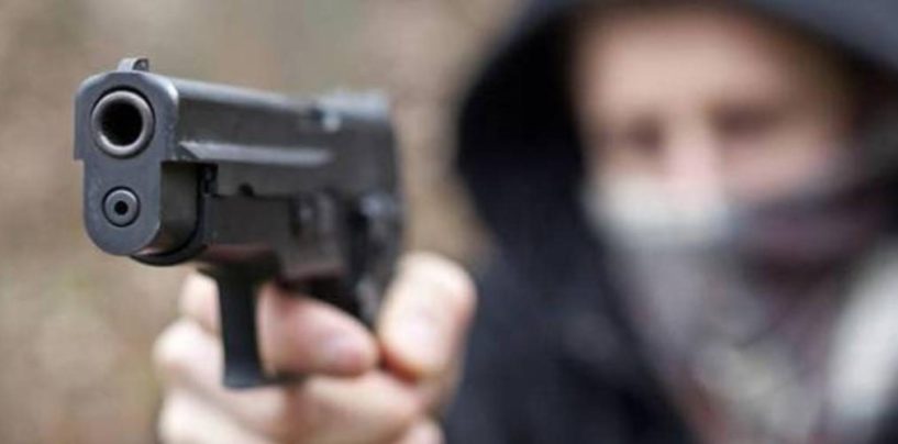 Rapina nel traffico tra Chiaiano e Marano, puntata pistola a un bambino
