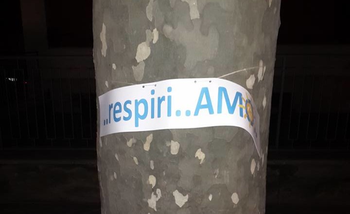 FOTO/ “Respiri… Amo”: la protesta dei cittadini, ma quelle piante sono malate