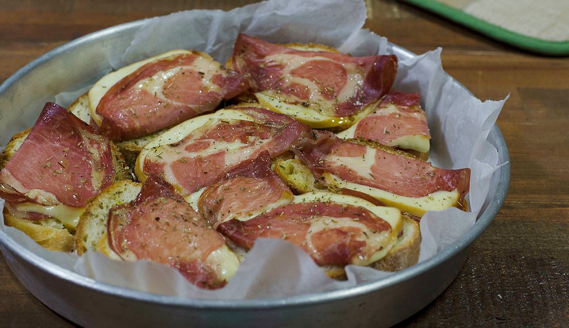 Ricette veloci – Torta di bruschette al forno