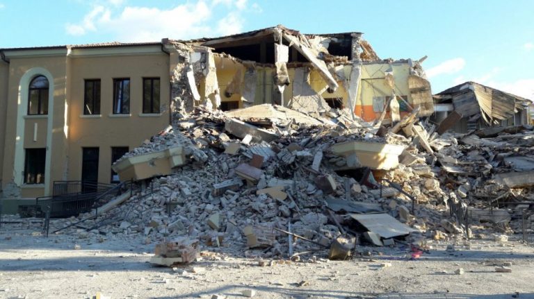 “Ho estratto i miei figli morti dalle macerie”: la tragedia di una famiglia irpina ad Amatrice