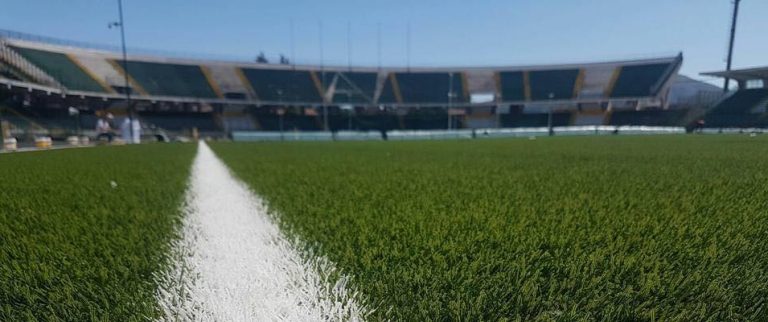 Stadio Partenio, il sintetico ha le linee irregolari: interviene il Comune