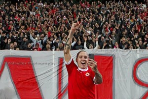 Il selfie di Tonci Kukoc con la curva del Cska Sofia
