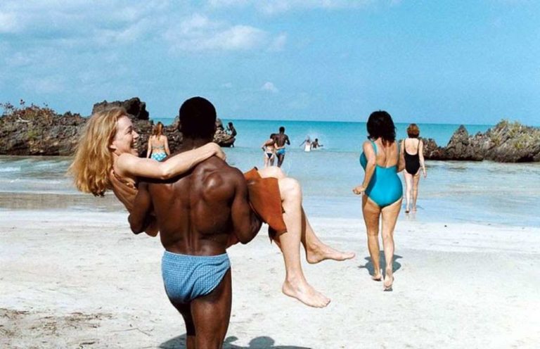 Cresce il turismo sessuale al femminile: le donne irpine a caccia di avventure